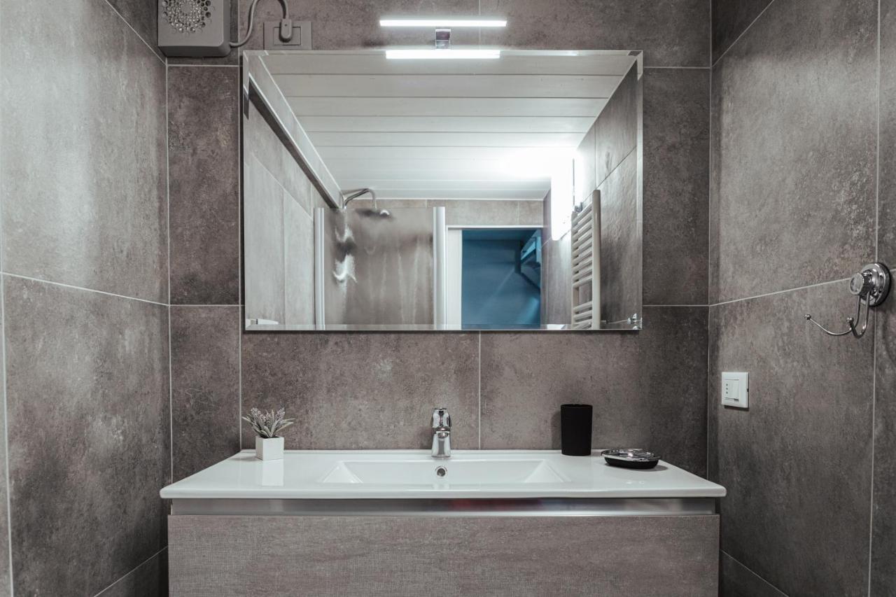 Antico Borgo B&B Con Spa - Adults Only Manerba del Garda Exterior foto